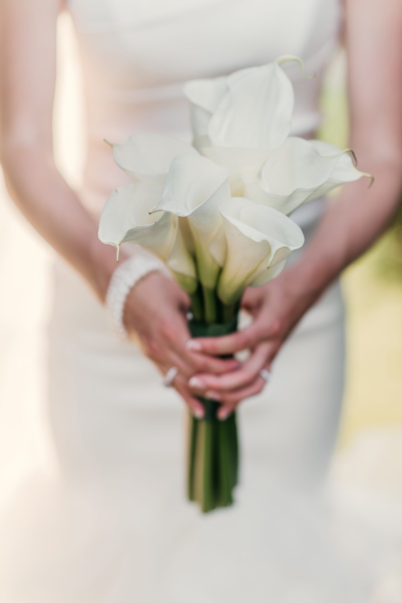 single flower calla lily bouquet