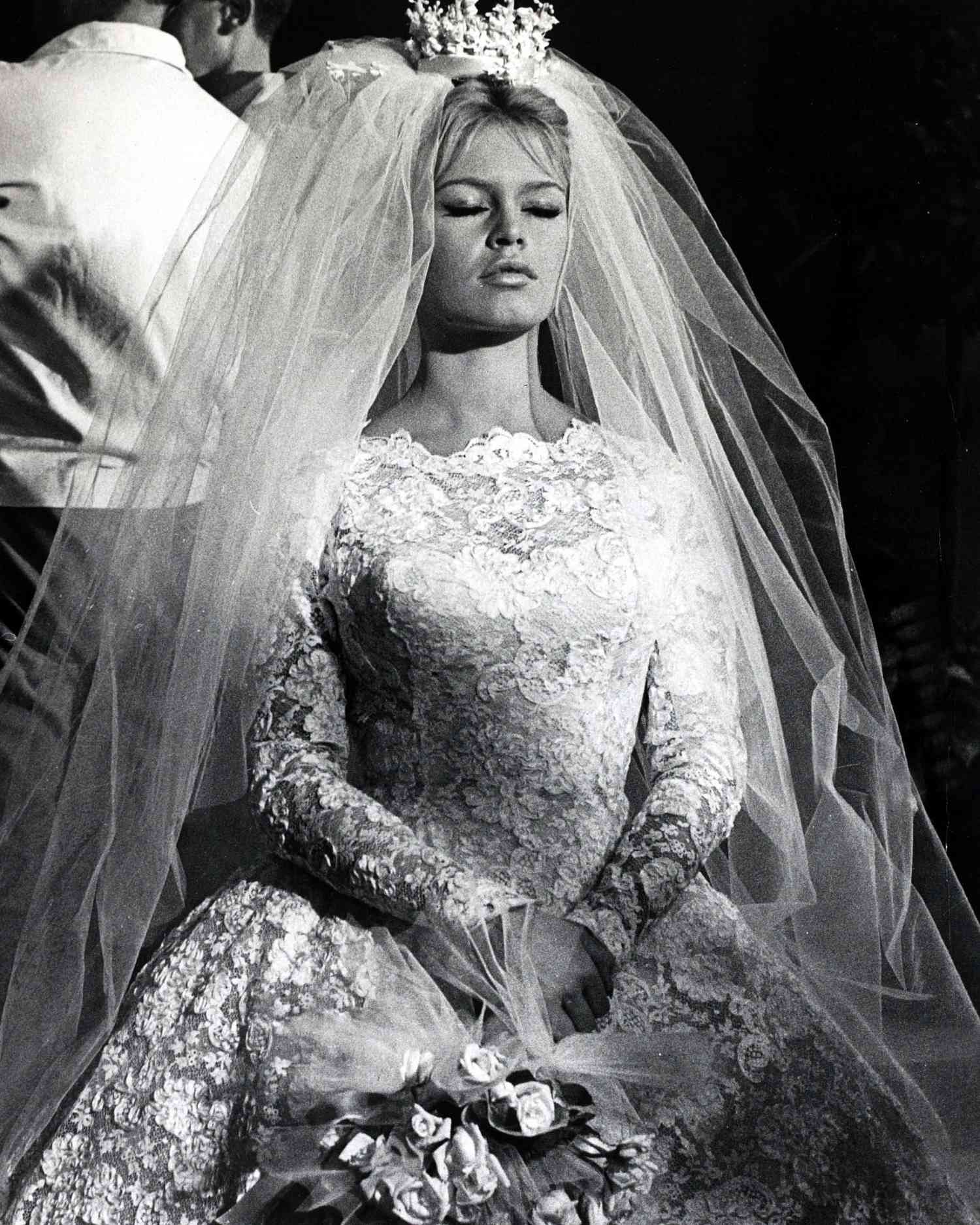 movie-wedding-dresses-come-dance-with-me-brigitte-bardot-0516.jpg
