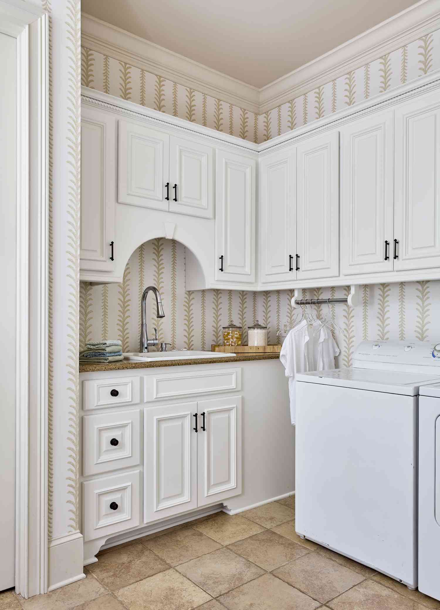 wallpaper and crown molding