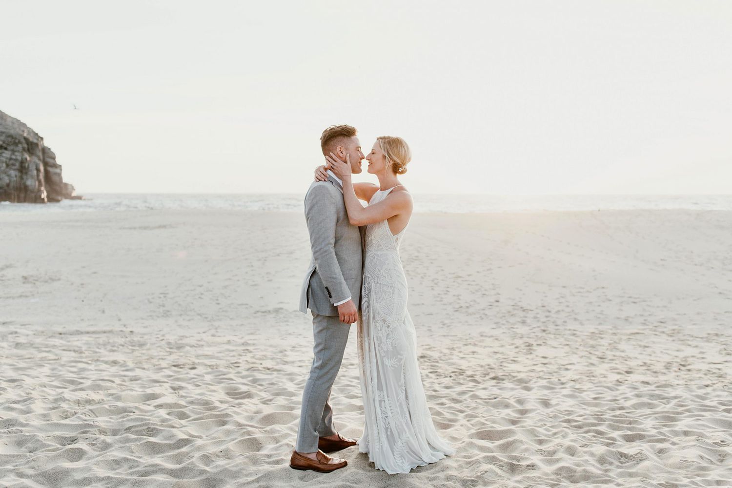 lisa sam mexico wedding couple beach