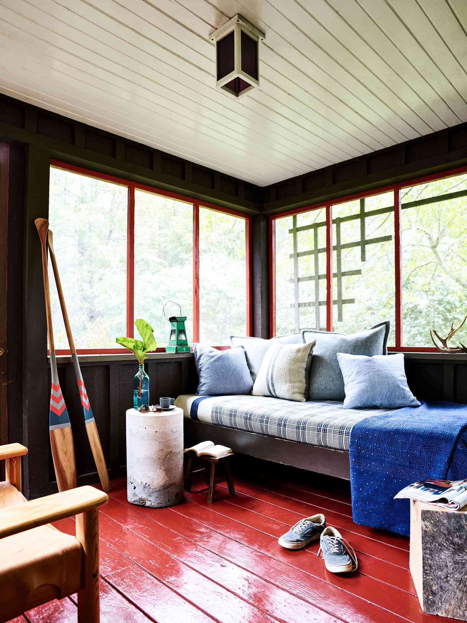 lost creek farm wisconsin screened in porch with daybed