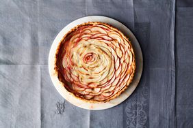 apple rose tart dessert