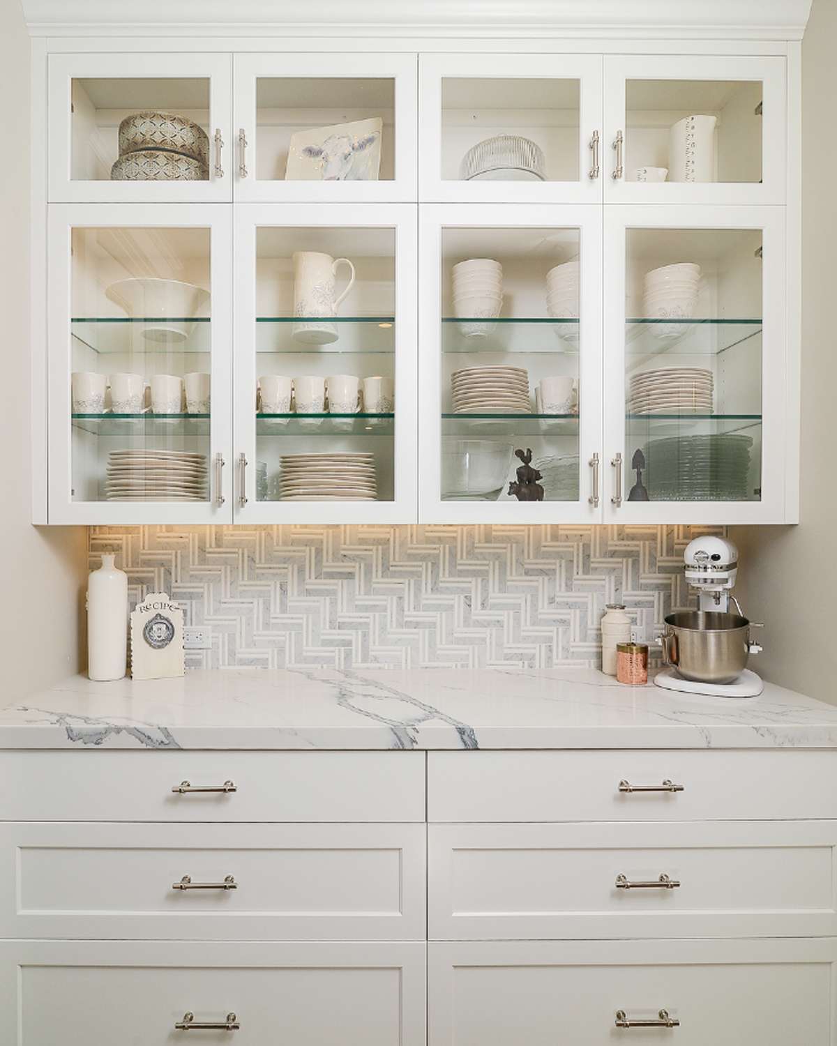 Pantry for entertaining, storage for glasses