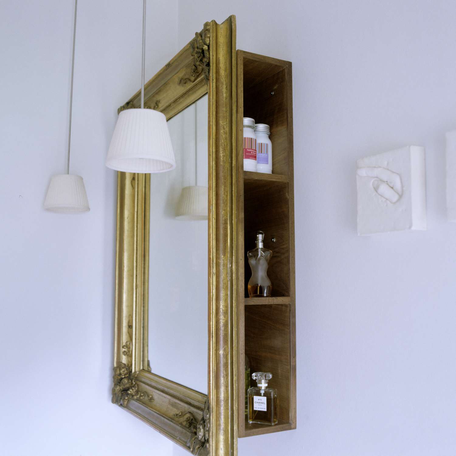 Mirror medicine cabinet