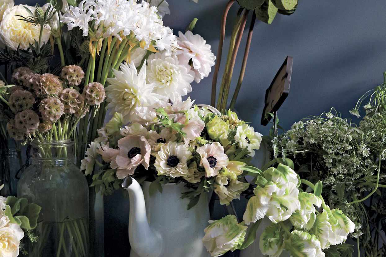 lotus pods flower arrangements