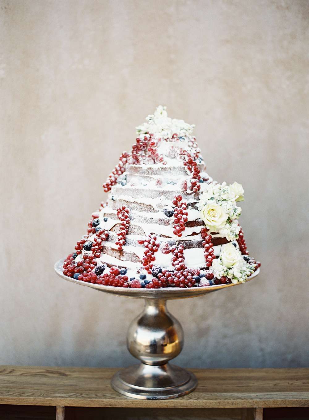 winter wedding cakes les anagnou stacked cake