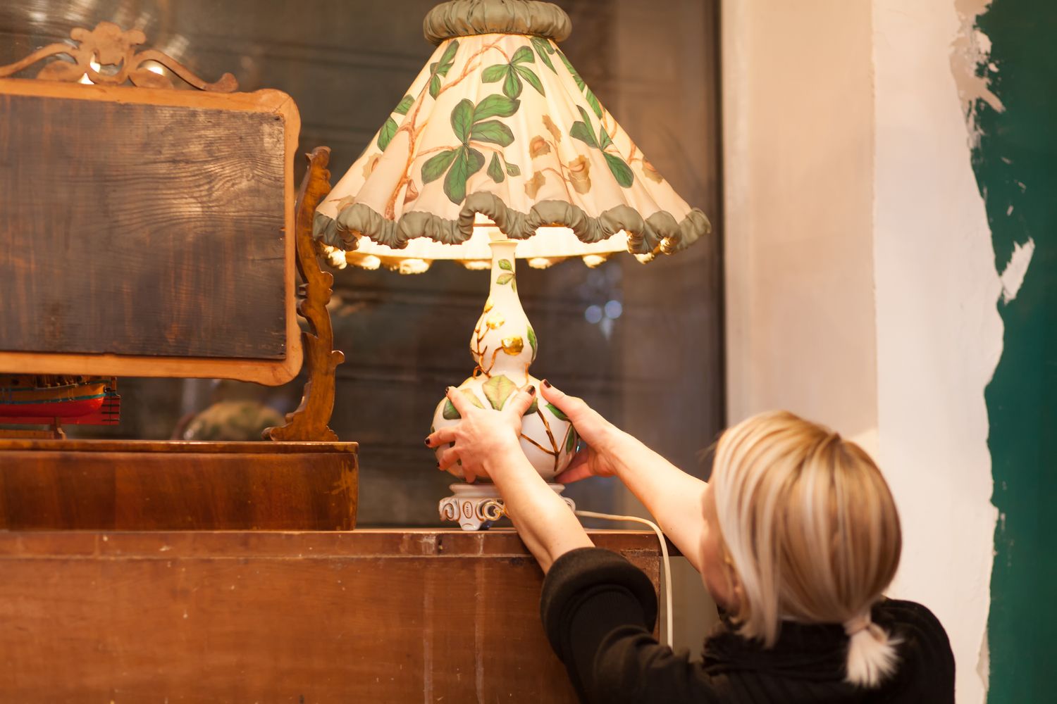 Checking lamp at thrift store