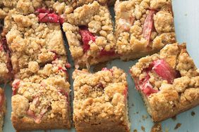 rhubarb crumb bars