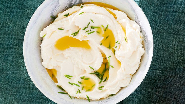 Sour-Cream &amp; Chive Mashed Potatoes