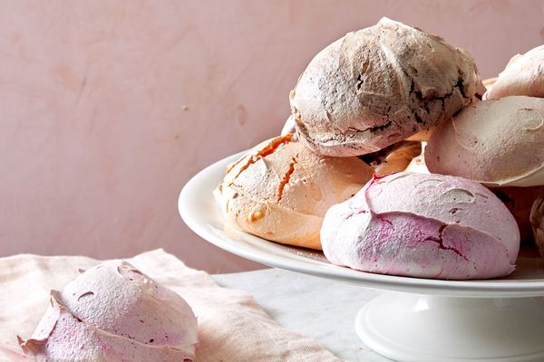 French meringues on cake plate