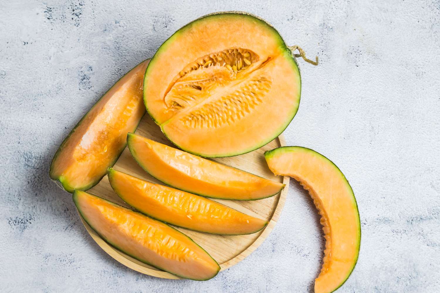 sliced cantaloupe melon
