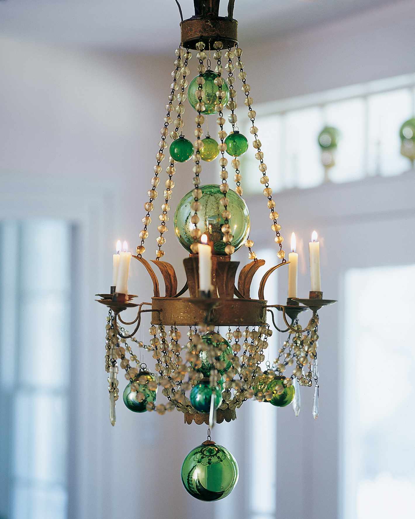 chandelier-02-mla102543.jpg