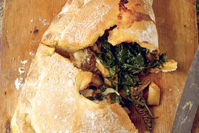 4042_111708_calzone.jpg