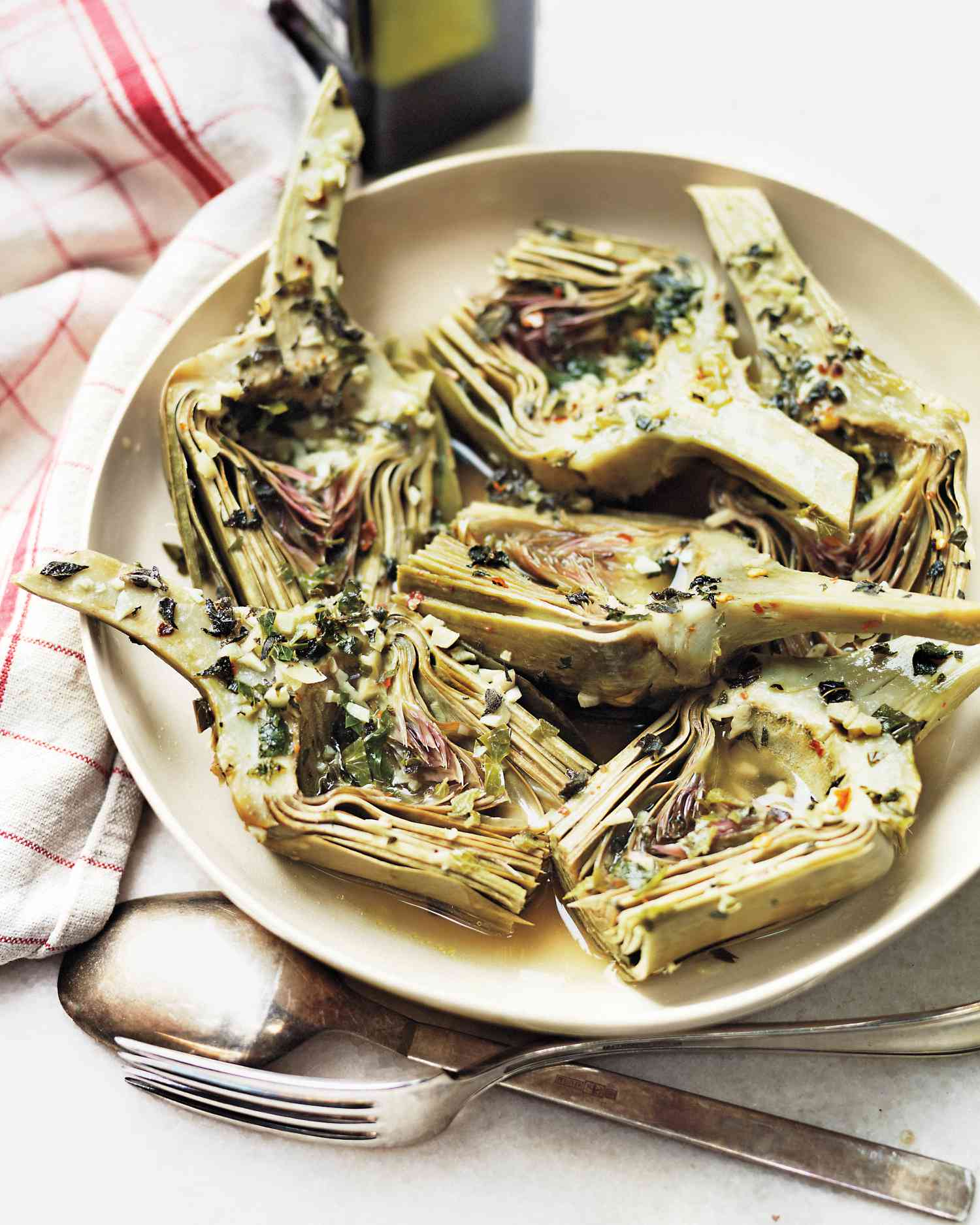 roman-style-artichokes-md109623.jpg