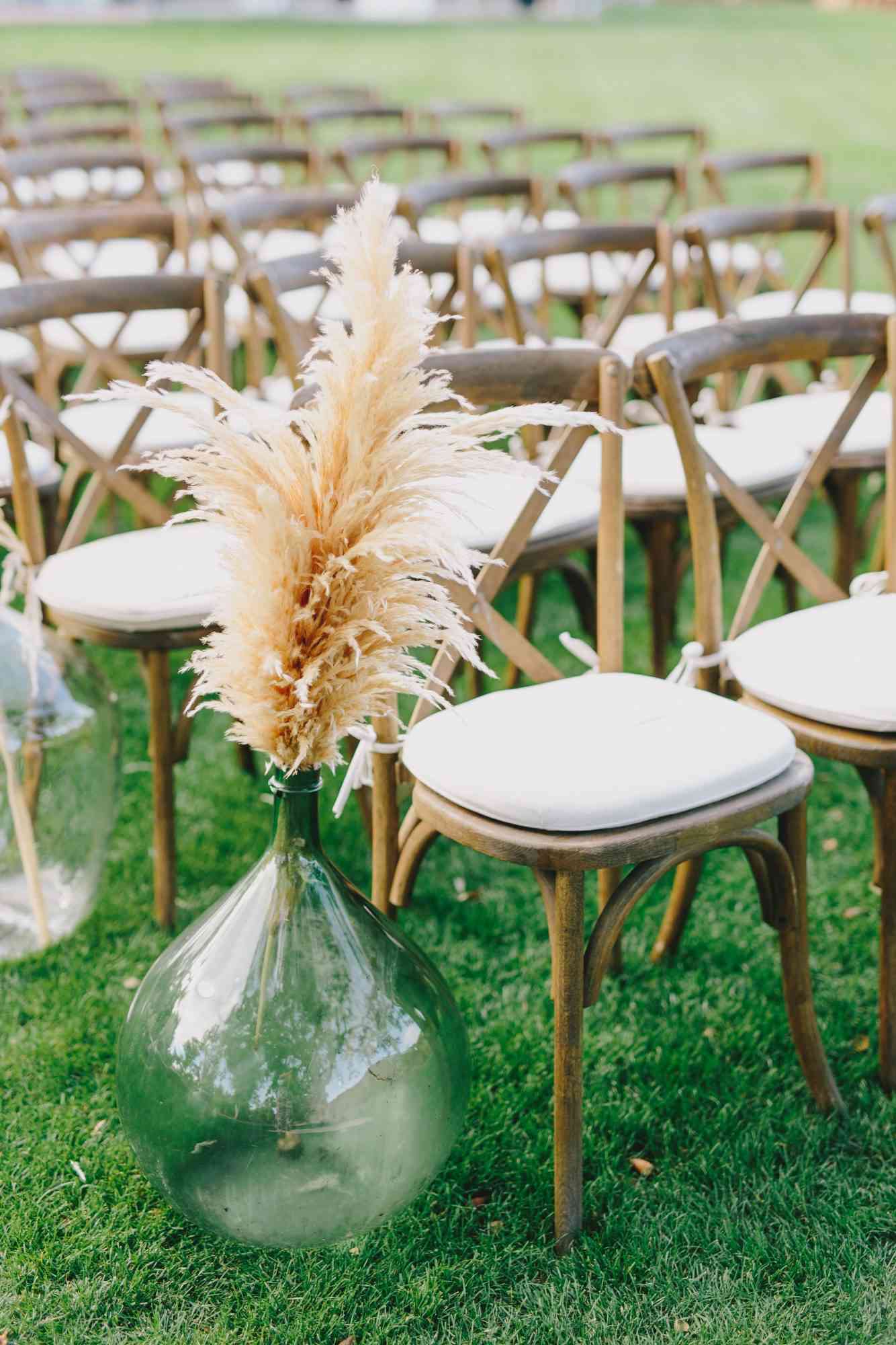 pampas grass aisle decoration