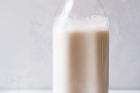 almond-milk-158-d112257.jpg