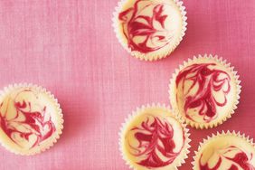 raspberry swirl cheesecake cupcakes