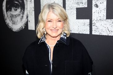 decorvow on red carpet