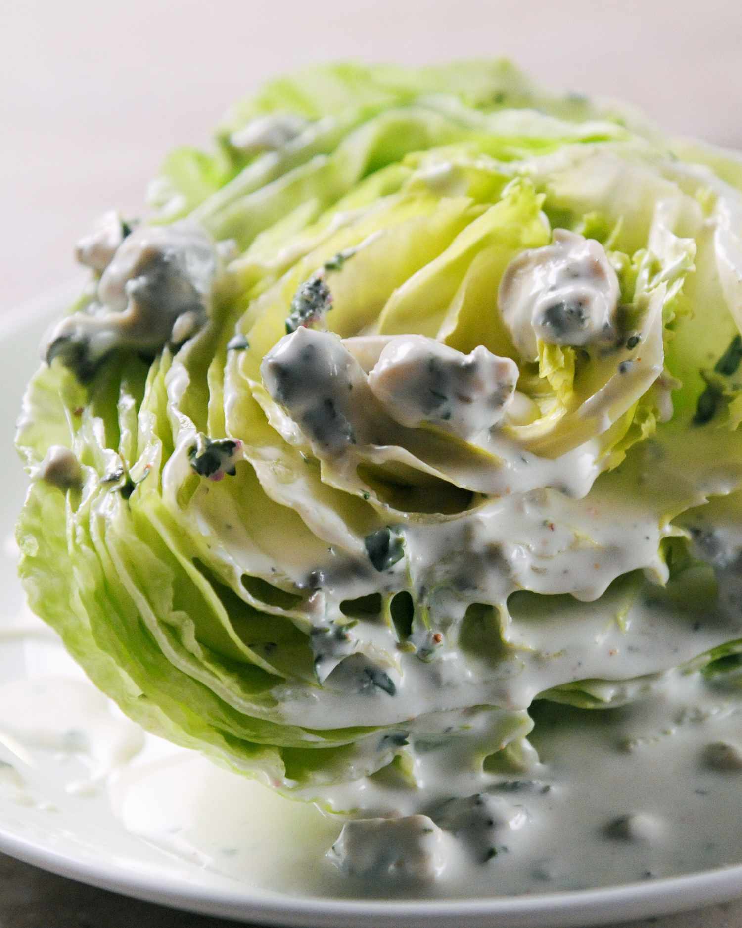 blue-cheese-dressing-on-iceberg-wedges-mscs107.jpg