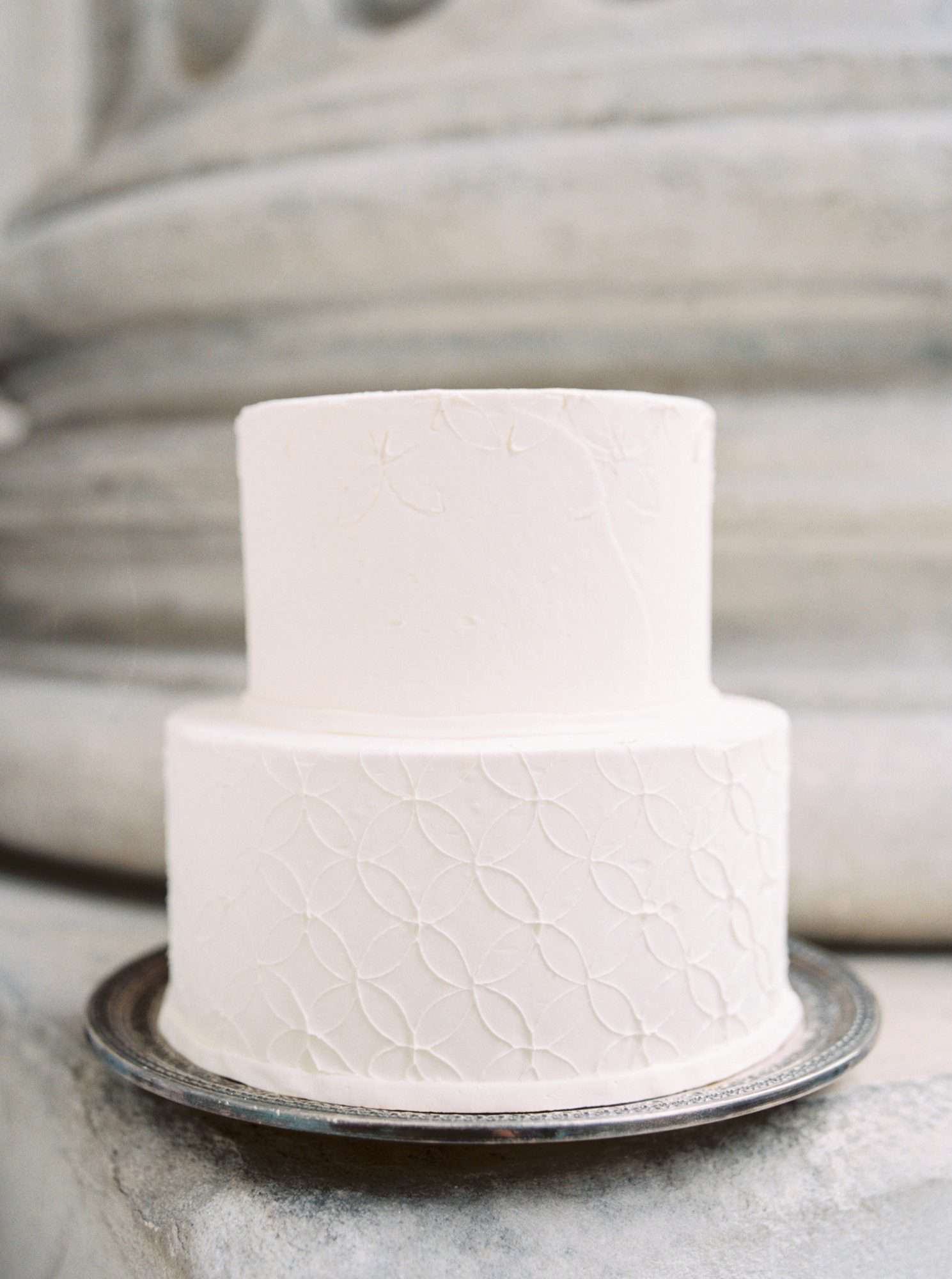 textured wedding cakes