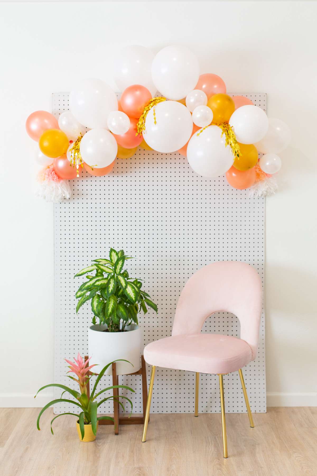 DIY balloon arch