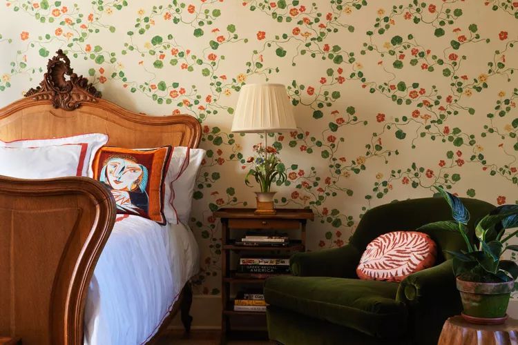 bedside table tsundoku book storage