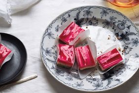 Rhubarb cheese bars