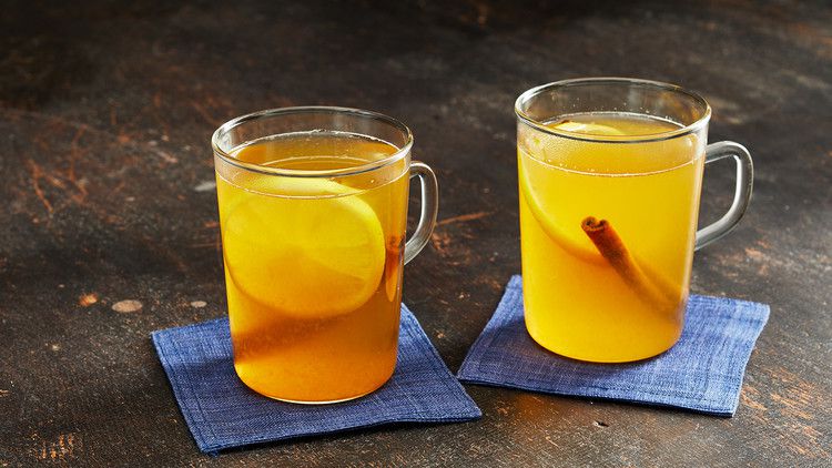 bourbon hot toddies with cinnamon and lemon