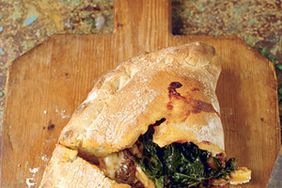 4042_111708_calzone.jpg