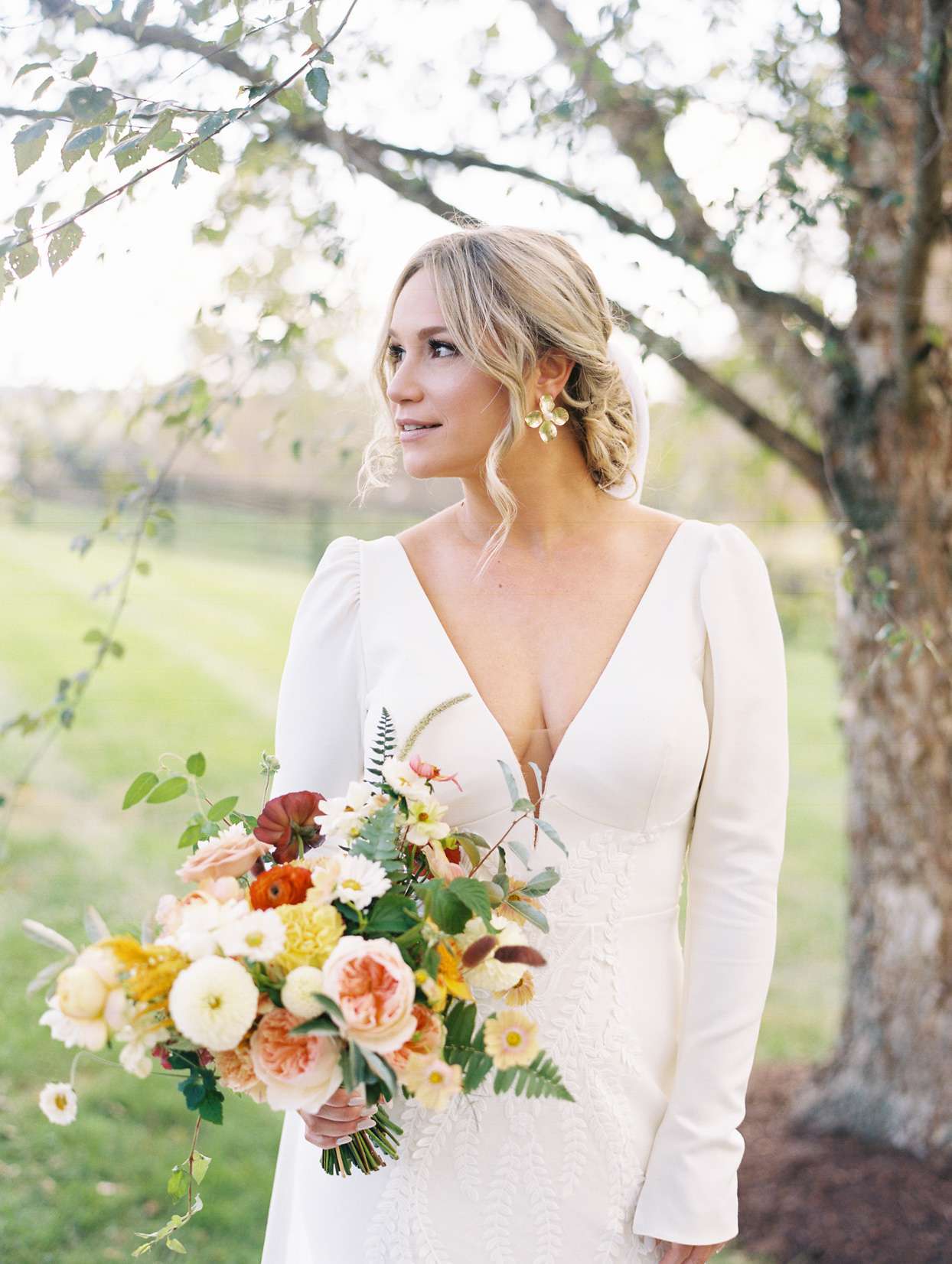 Rose and ranuncula fall wedding bouquet