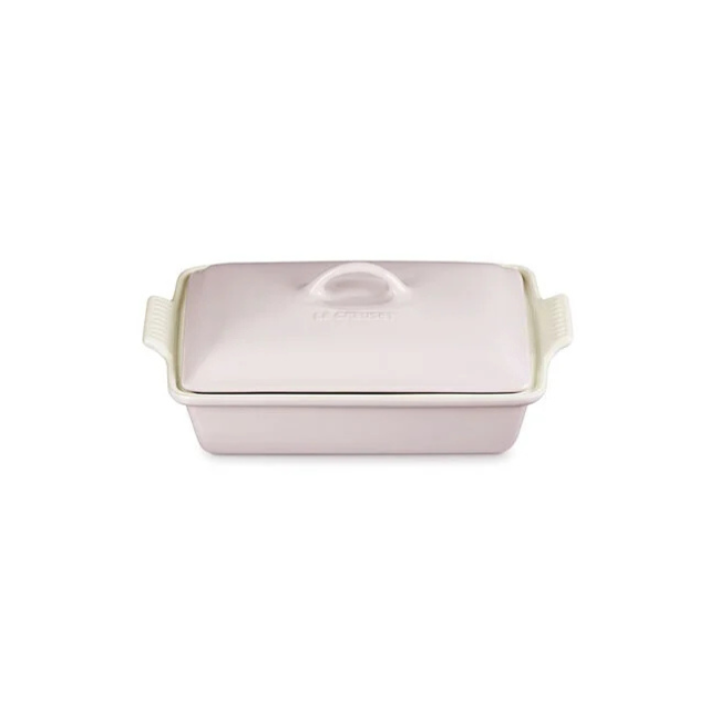 Rectangular covered casserole dish with side handles