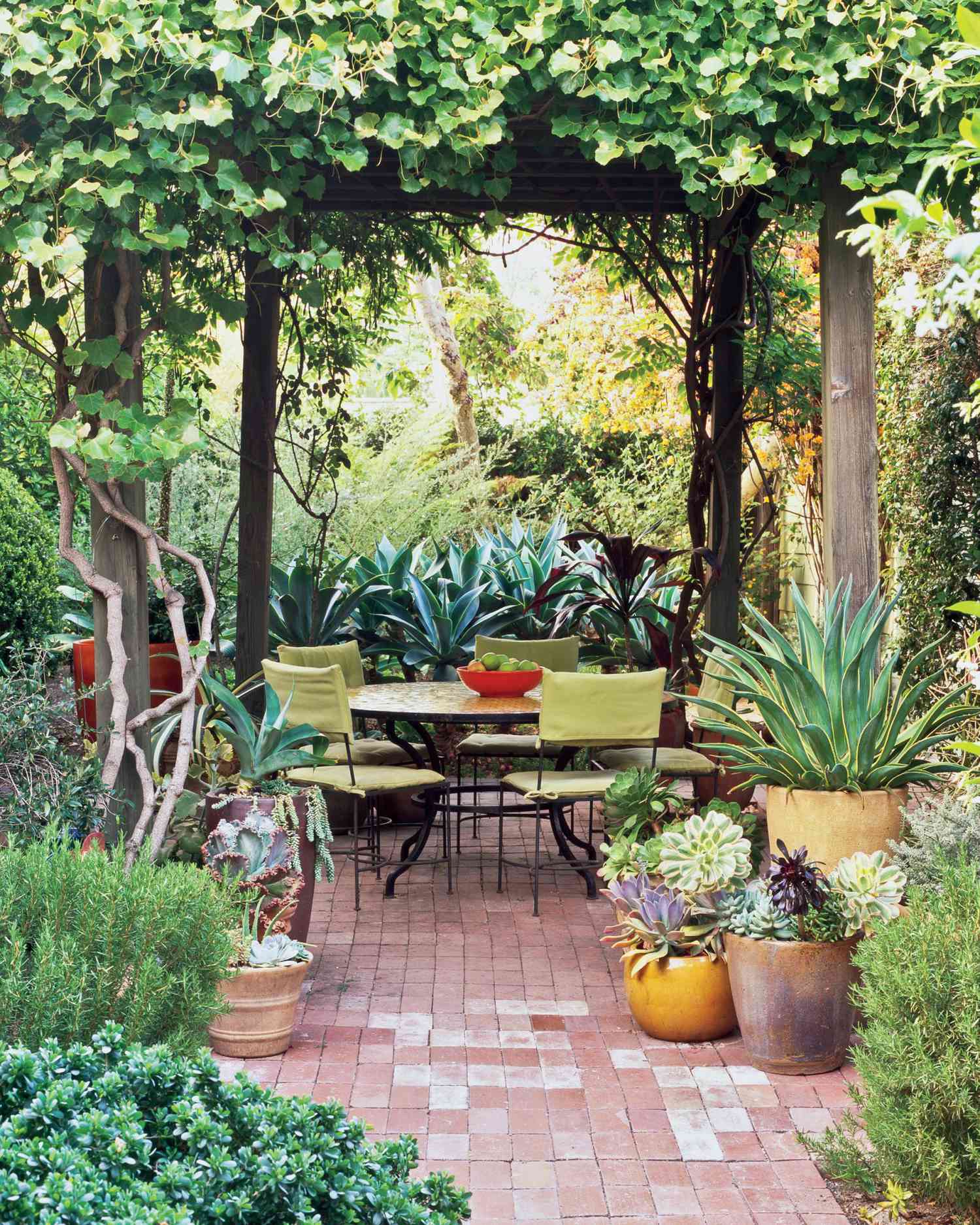 mlheeger1_0910_patio.jpg