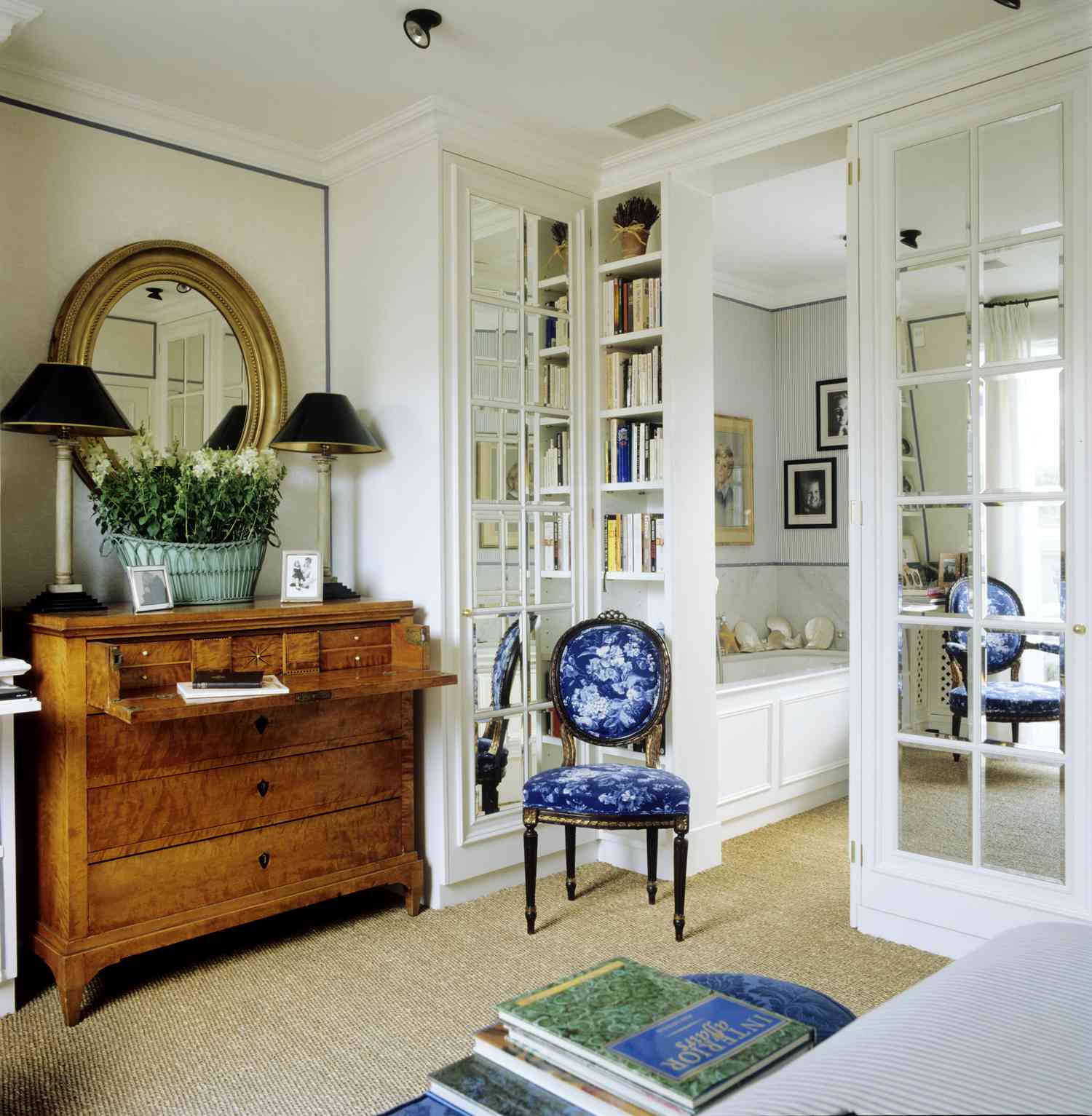 bedroom with dresser