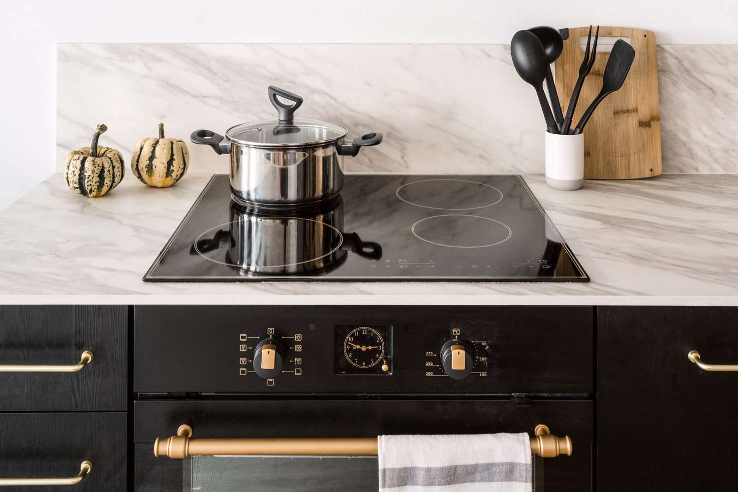 modern electric stovetop scene in kitchen