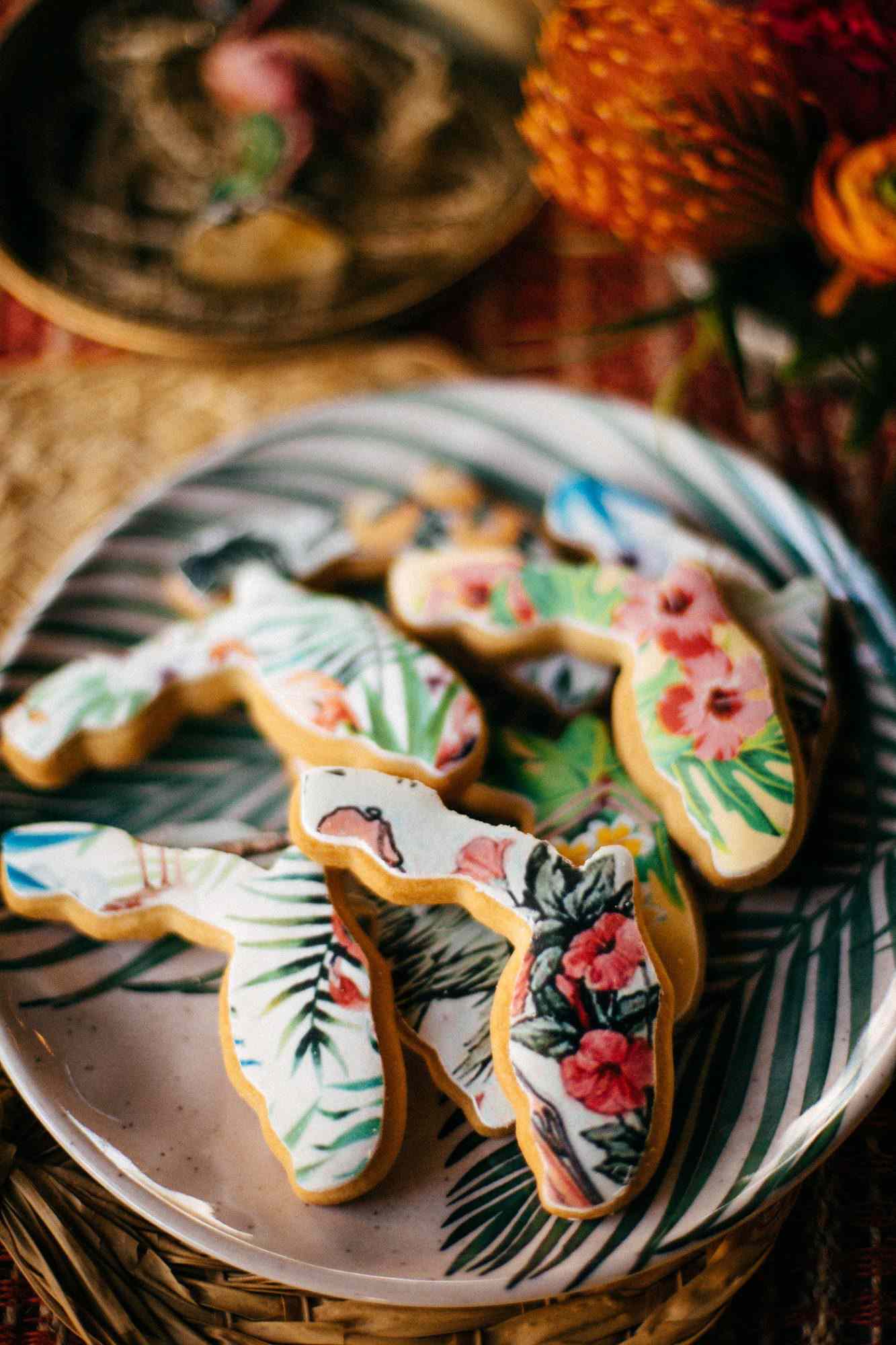 wedding desserts florida state shaped decorated cookies