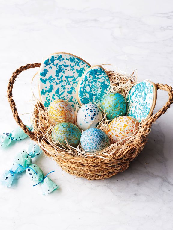 splattered-eggs-easter-basket-212-d112668.jpg