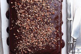 chocolate-texas-sheet-cake-022-d112571.jpg