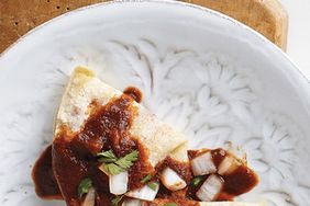 med106560_0311_myi_redsauce.jpg