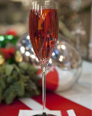 5067_121709_poinsettiacocktail.jpg