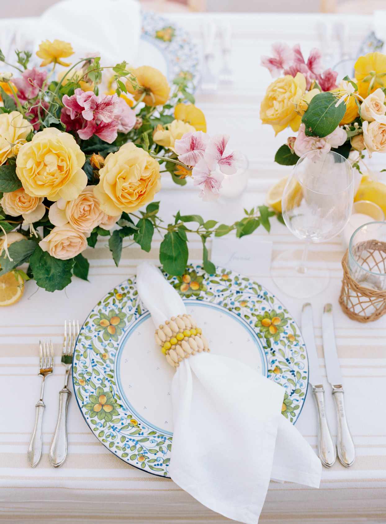 lemon design place setting
