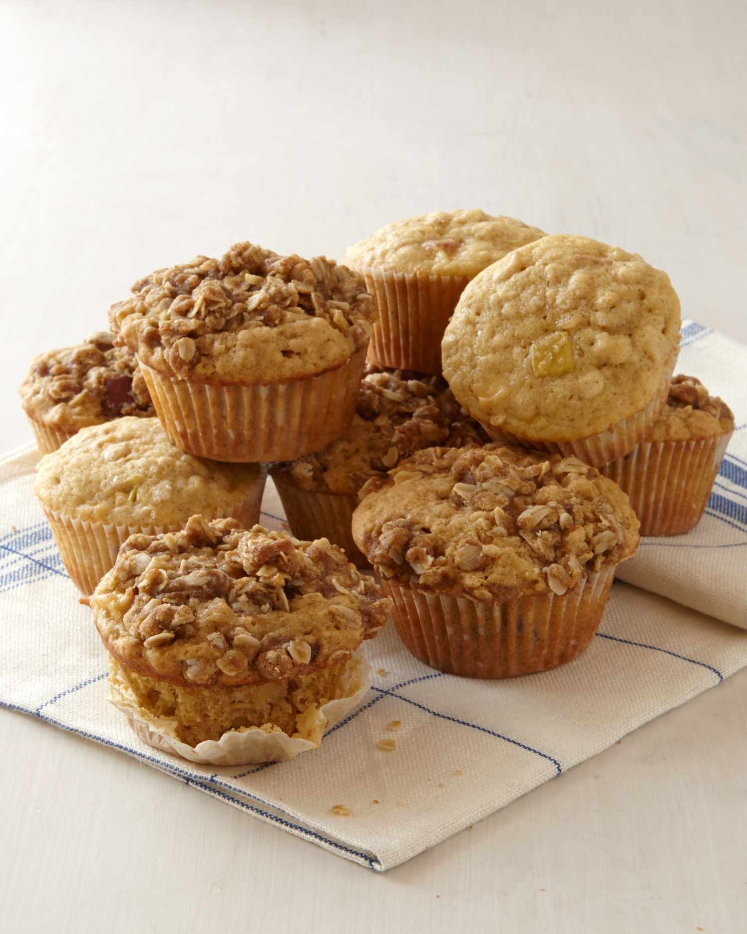 apple-oat-muffins-0091-d112215.jpg