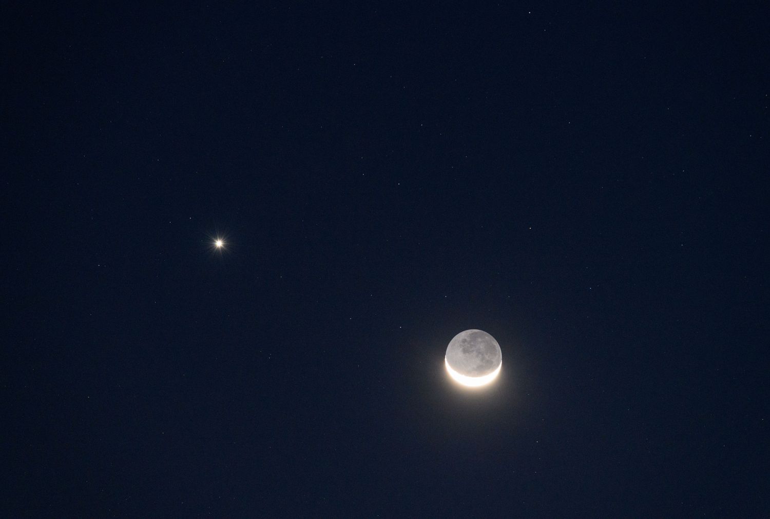 crescent moon and venus