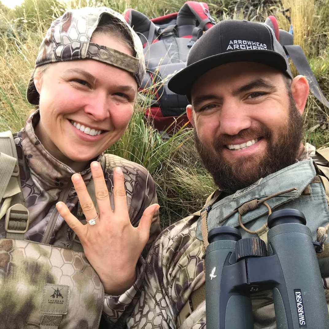 ronda rousey travis browne engagement ring