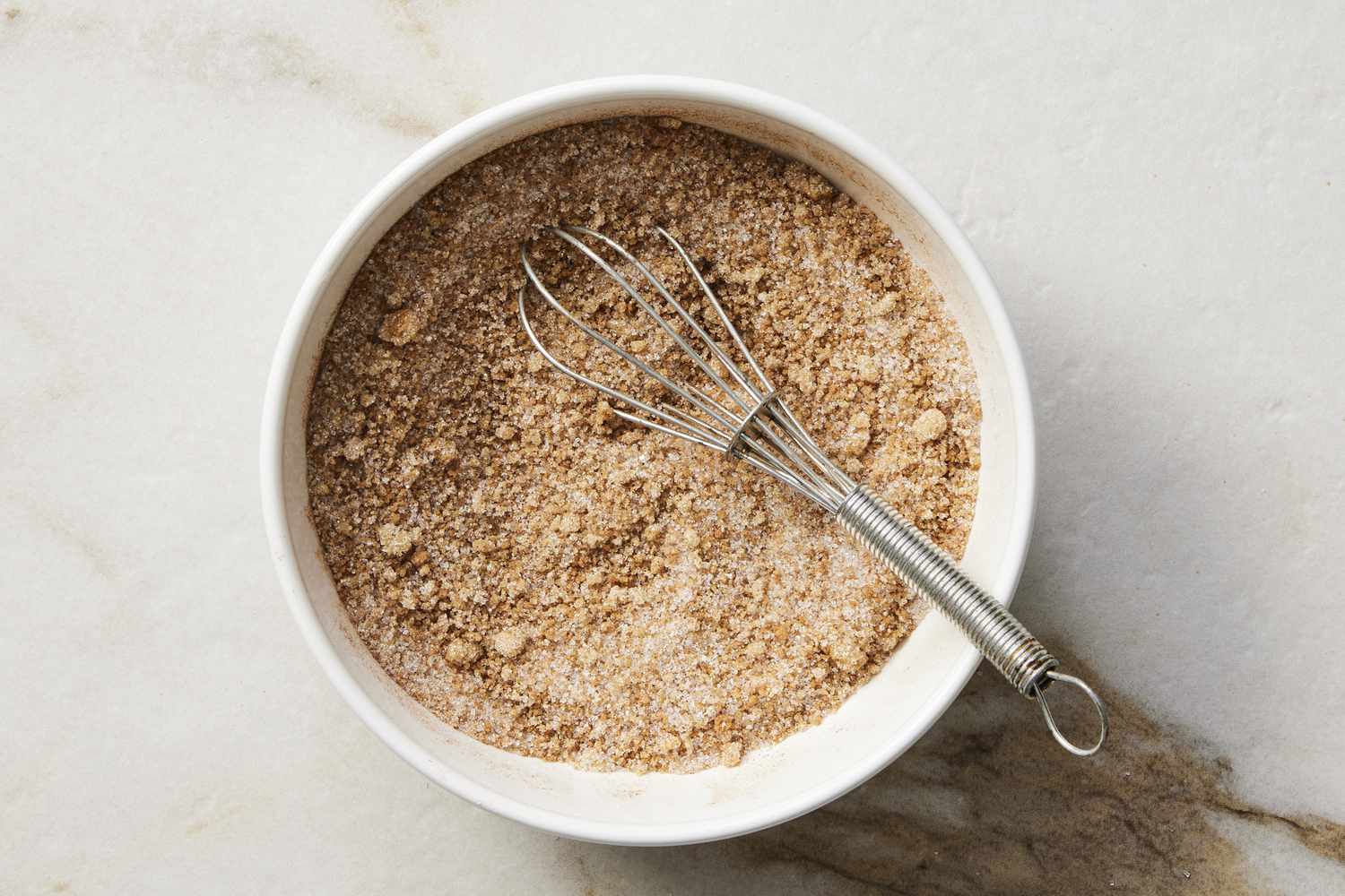Topping for blueberry cupcakes in bowl