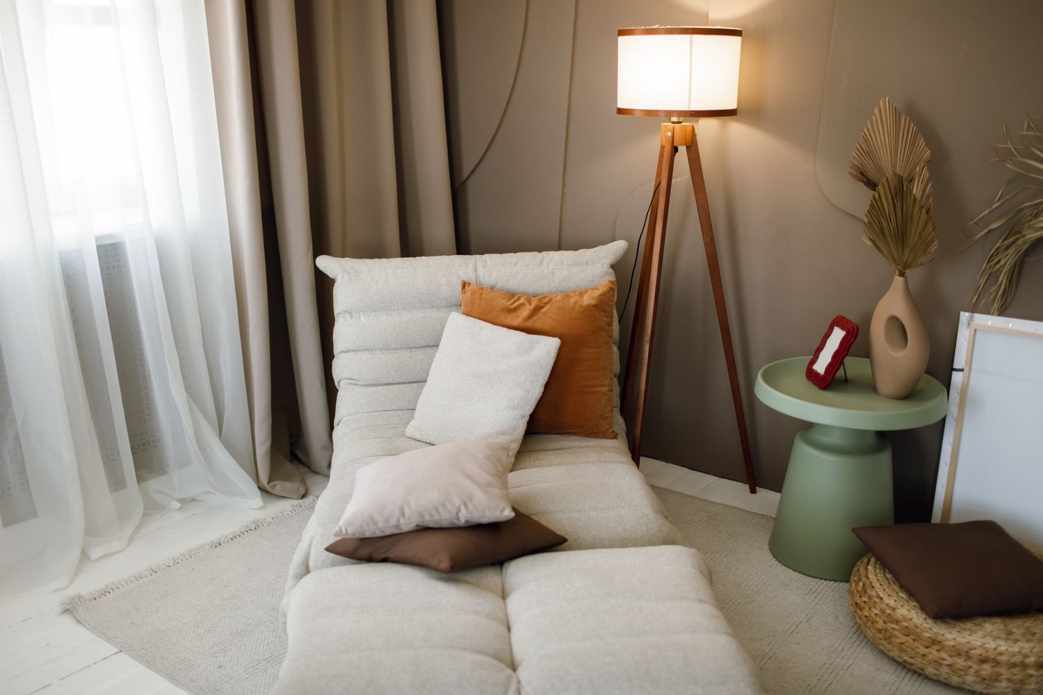 white chaise longue in living room