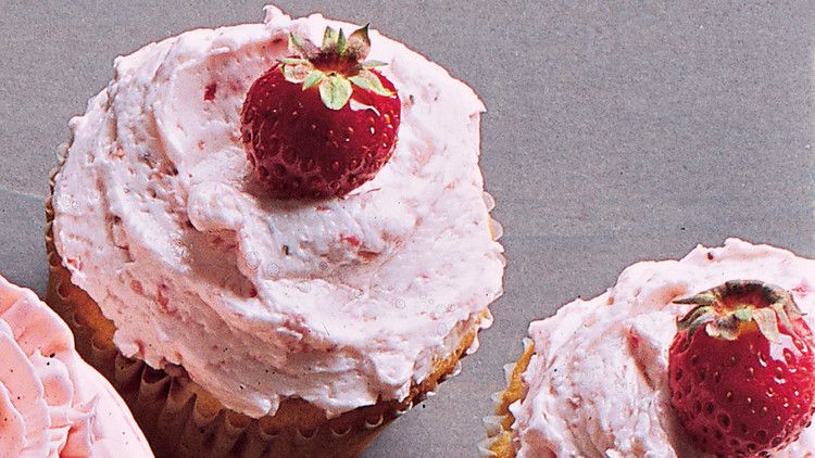 strawberry buttercream frosting