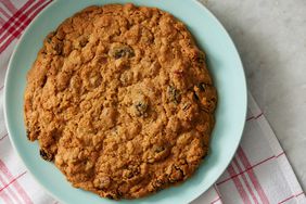 oatmeal raisin cookie