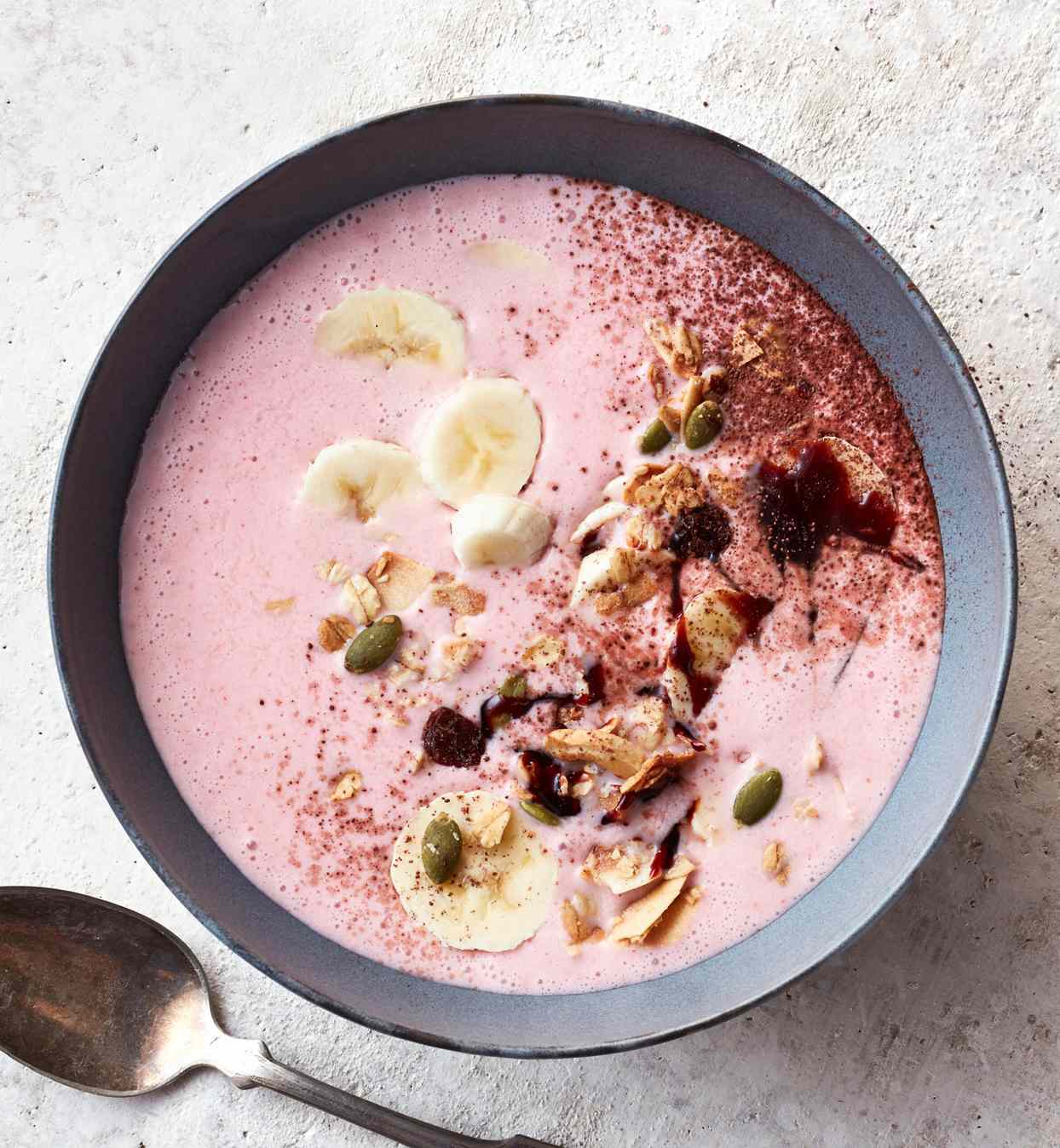 berry-banana kefir bowl