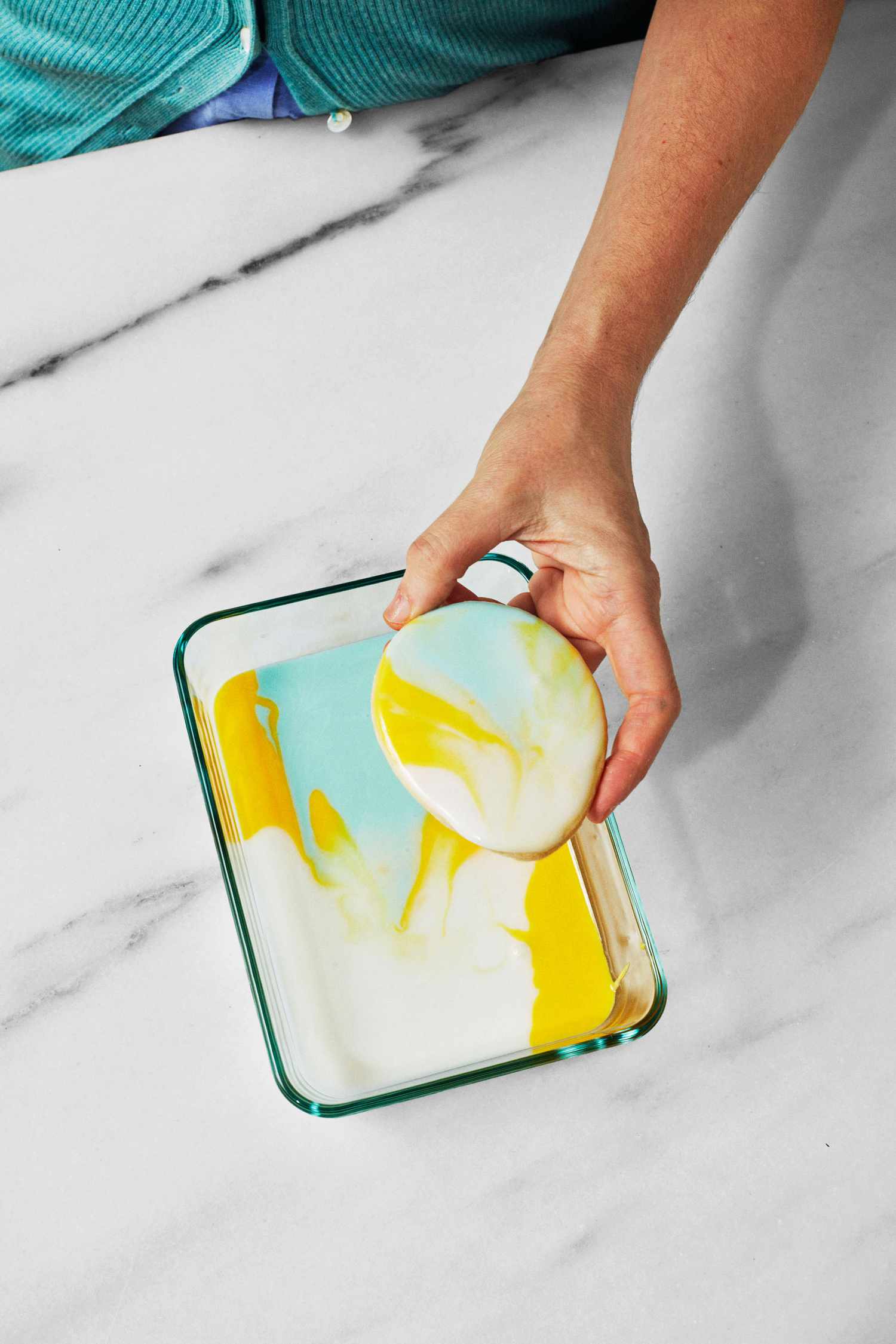 martha making tie dye cookie
