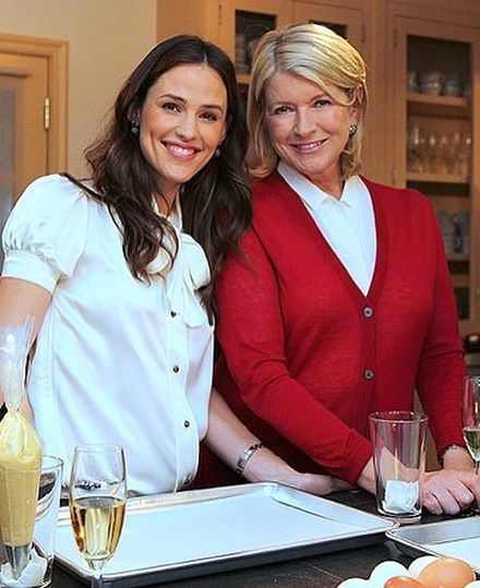 martha and jennifer garner in kitchen